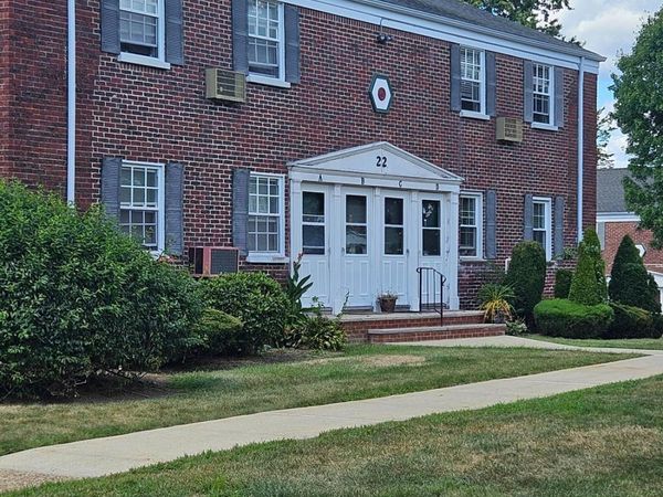 22 W Roselle Avenue W, Roselle Park, NJ 07204