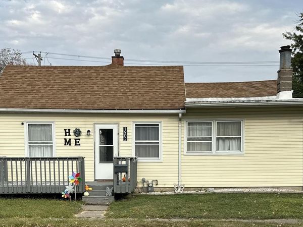 1902 S 10Th Street, Burlington, IA 52601