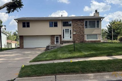 8845 Elm Drive , La Vista, NE 68128