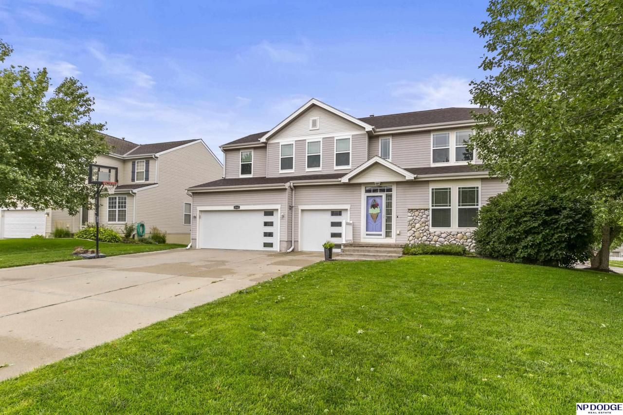 5541 S 161 Street , Omaha, NE 68135