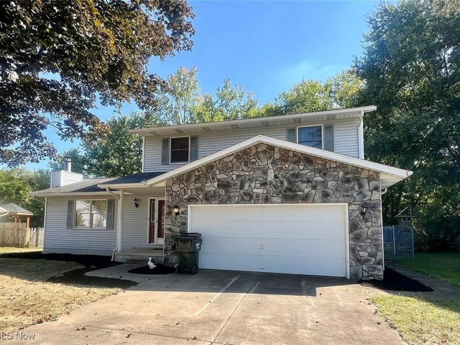 1725 Auburn Avenue NW, Massillon, OH 44647 Photo 1