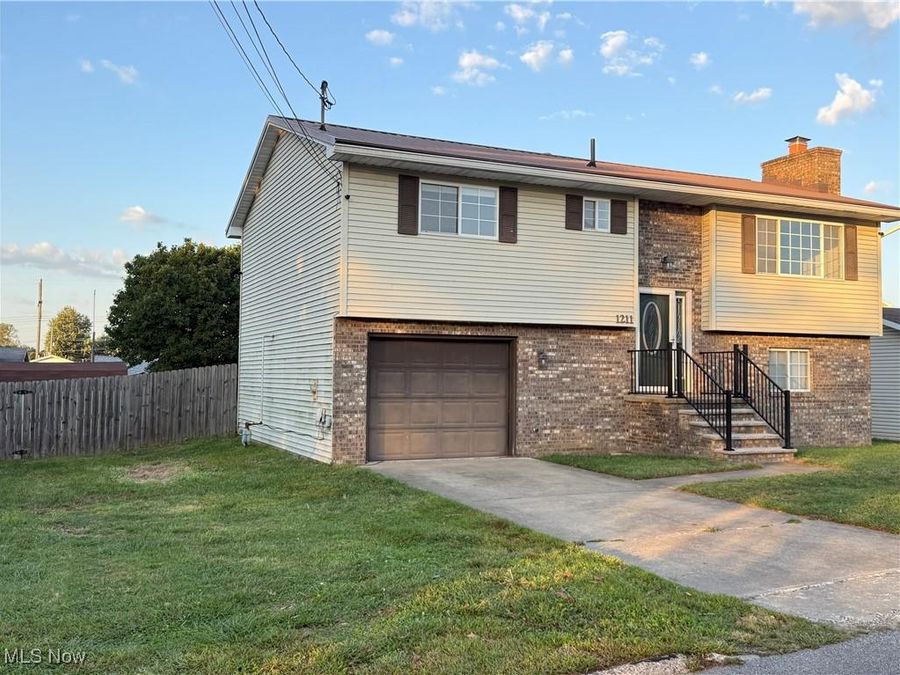 1211 19th Street, Vienna, WV 26105 Photo 1