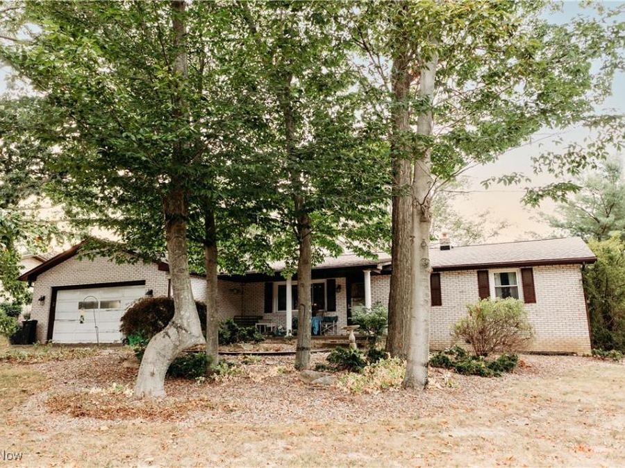 3951 Glenoak Drive NE, Louisville, OH 44641 Photo 1