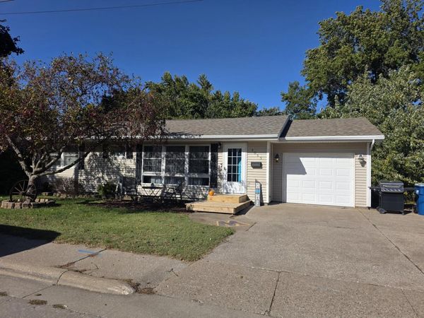 1055 CLIMER ST, Muscatine, IA 52761