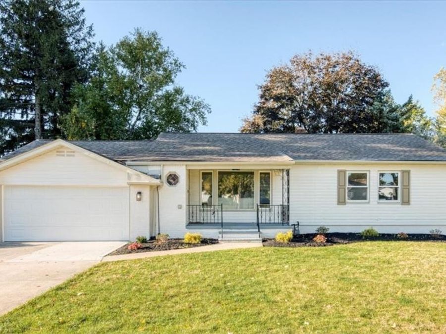 4532 S Frontenac Drive, Warrensville Heights, OH 44128 Photo 1