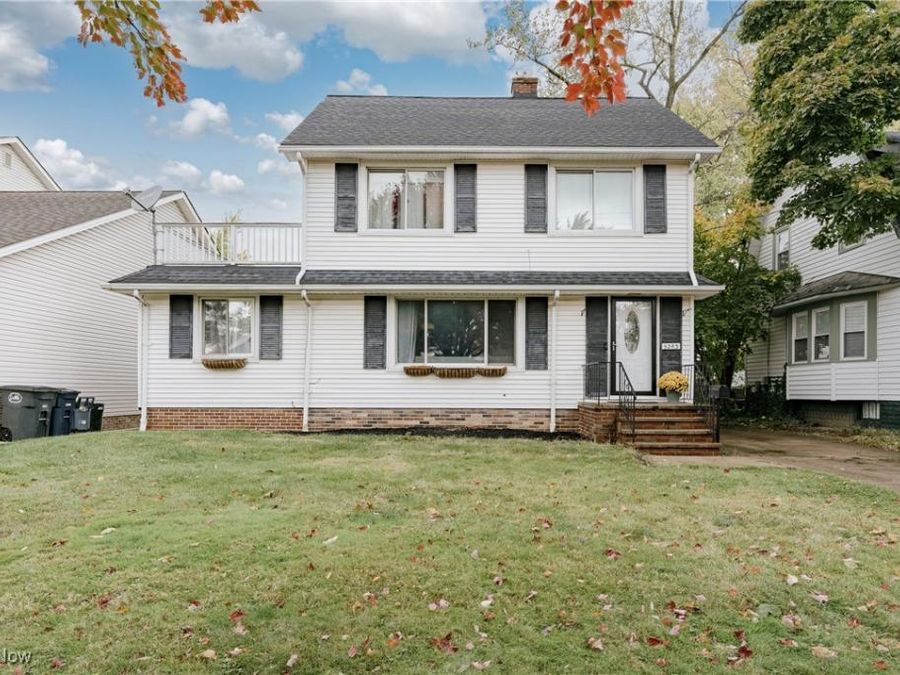 5243 Oakmont Drive, Lyndhurst, OH 44124 Photo 1