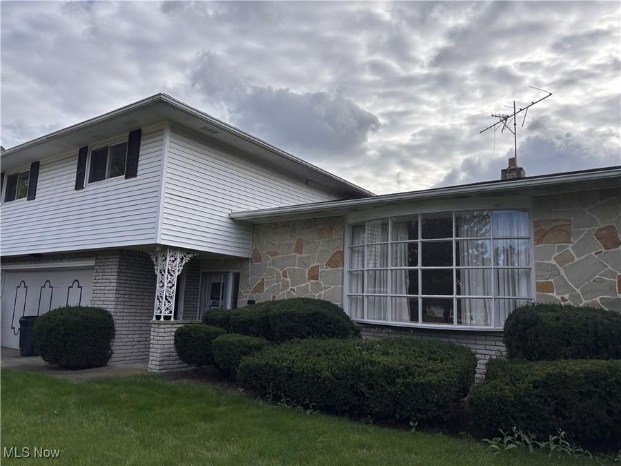 15983 Galemore Drive, Middleburg Heights, OH 44130 Photo 1