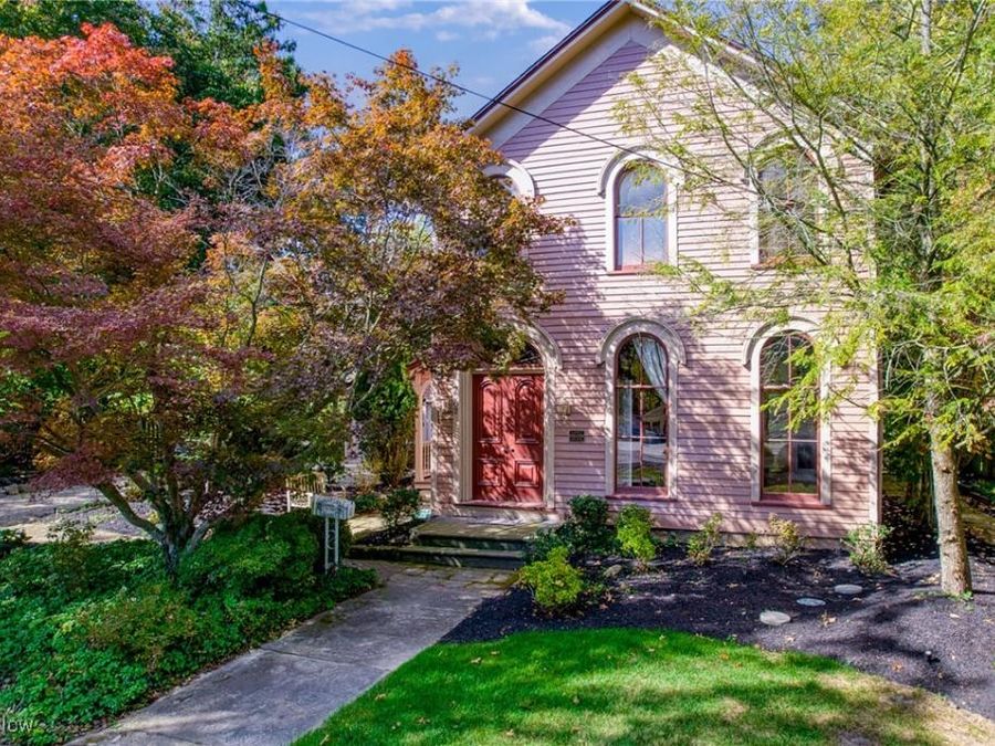 7562 River Road, Olmsted Falls, OH 44138 Photo 1