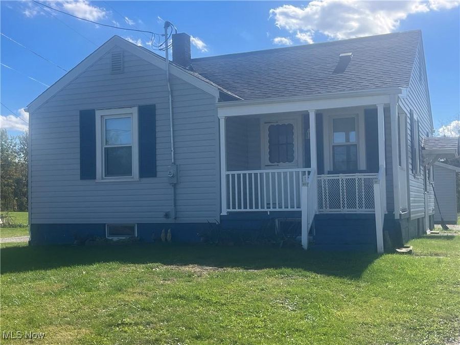 2230 Adamsville Road, Zanesville, OH 43701 Photo 1