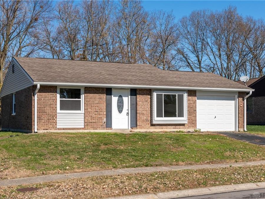 4817 Lodgeview Drive, Huber Heights, OH 45424 Photo 1
