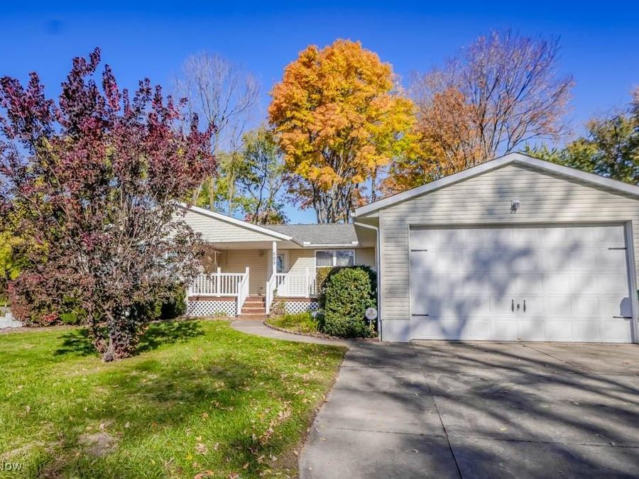 505 Rose Lane Street SE, North Canton, OH 44720 Photo 1