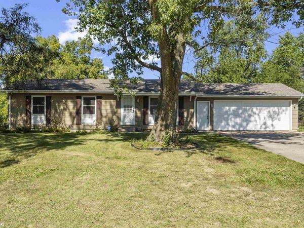 403 W State St, Mount Pleasant, IA 52641