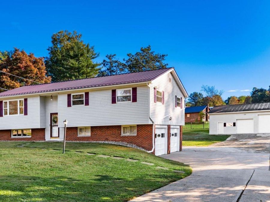 440 Stardust Circle , Zanesville, OH 43701 Photo 1