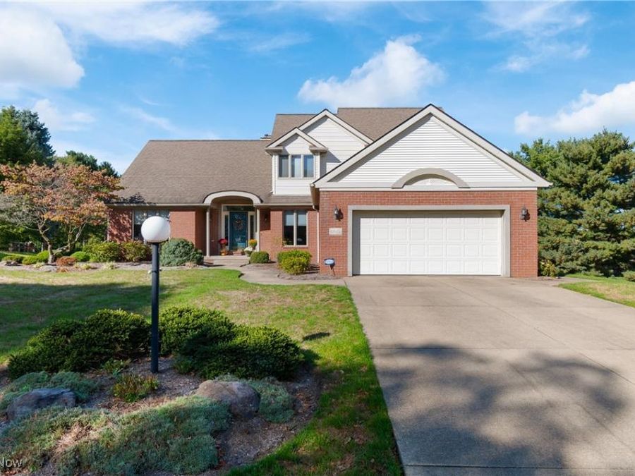 4450 Dawnridge Circle NW, Canton, OH 44709 Photo 1