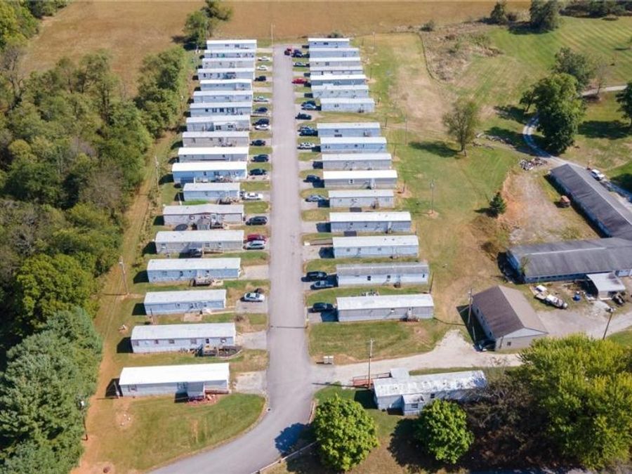 697 Country Club Road, Cadiz, OH 43907 Photo 1