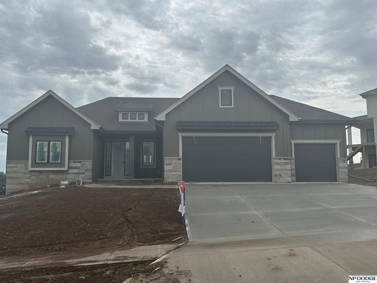 10011 Laramie Street , Papillion, NE 68046