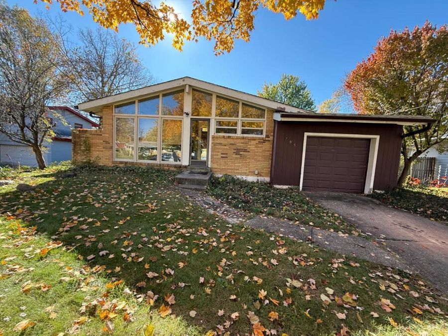 705 Converse Drive, Forest Park, OH 45240 Photo 1