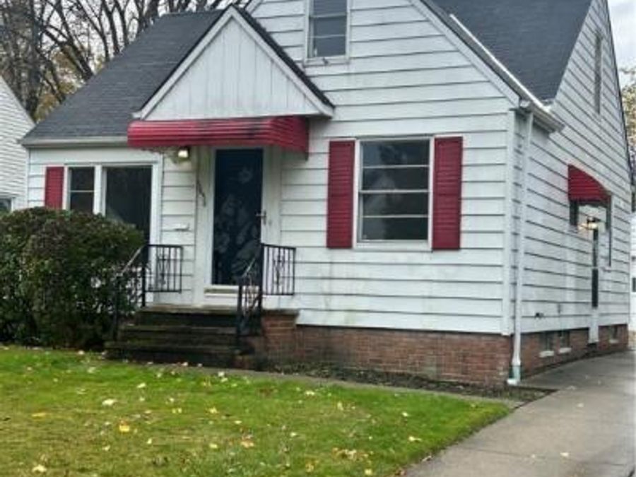 5656 Shawnee Drive, Lyndhurst, OH 44124 Photo 1