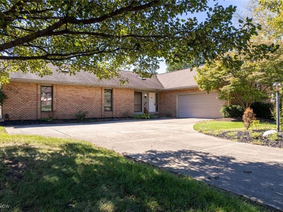 2684 Fordham Circle NW, North Canton, OH 44720 Photo 1