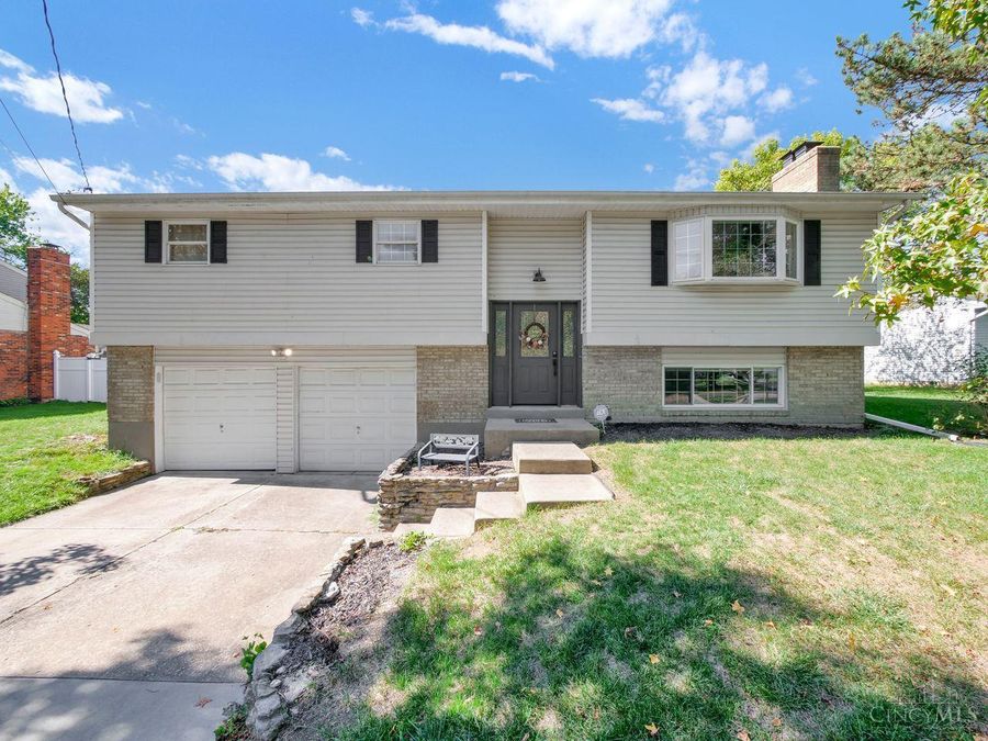 12041 Kenn Road, Springdale, OH 45240 Photo 1