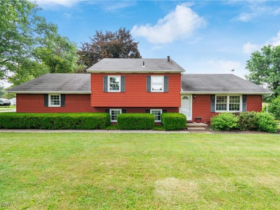 8471 Henry Street, Navarre, OH 44662 Photo 1