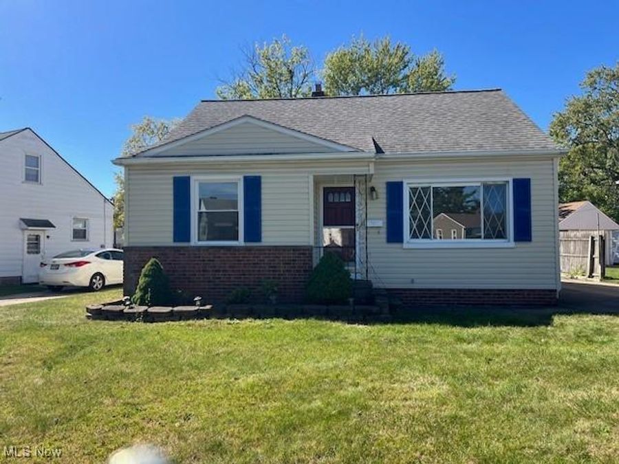 20750 Bowling Green Road, Maple Heights, OH 44137 Photo 1