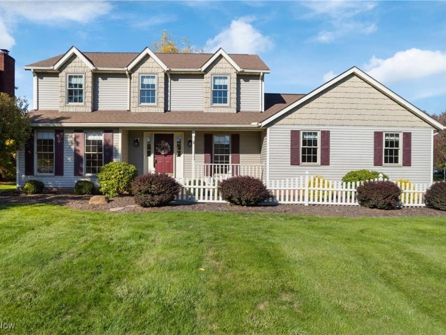 2441 W Bent Oak Circle, North Canton, OH 44720 Photo 1