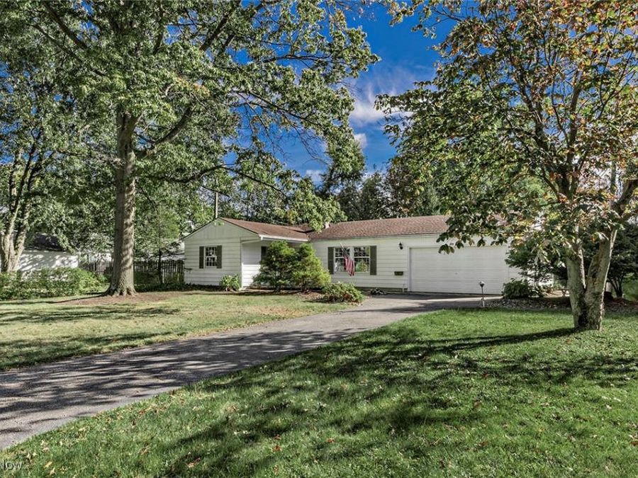 1691 Harwich Road, Lyndhurst, OH 44124 Photo 1