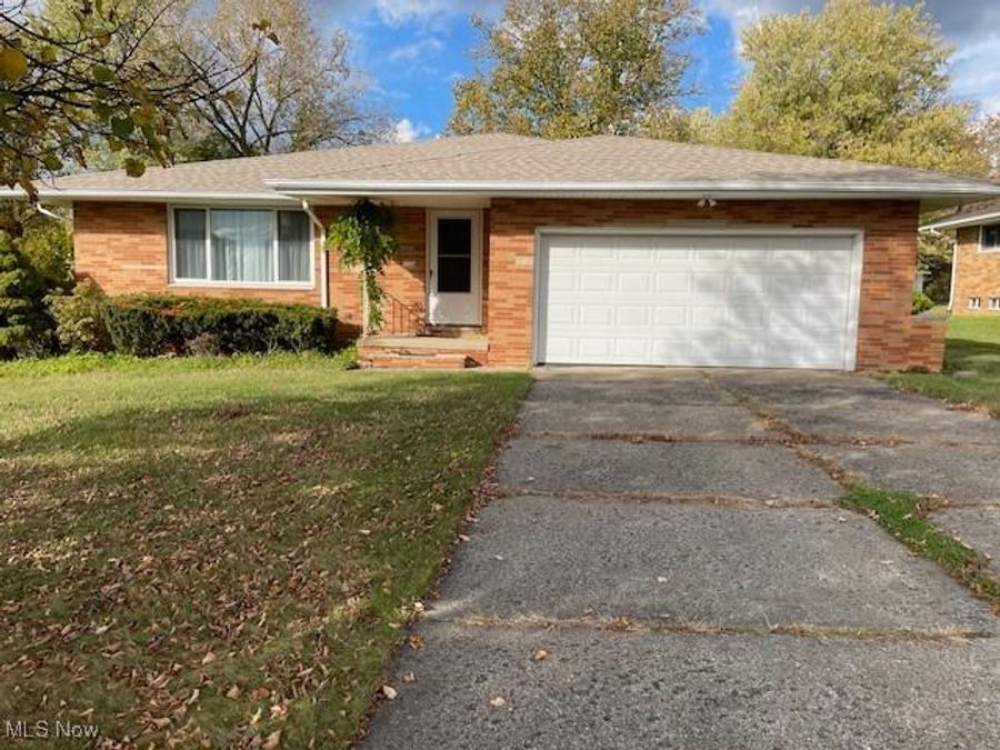 4402 S Stary Drive S, Parma, OH 44134 Photo 1