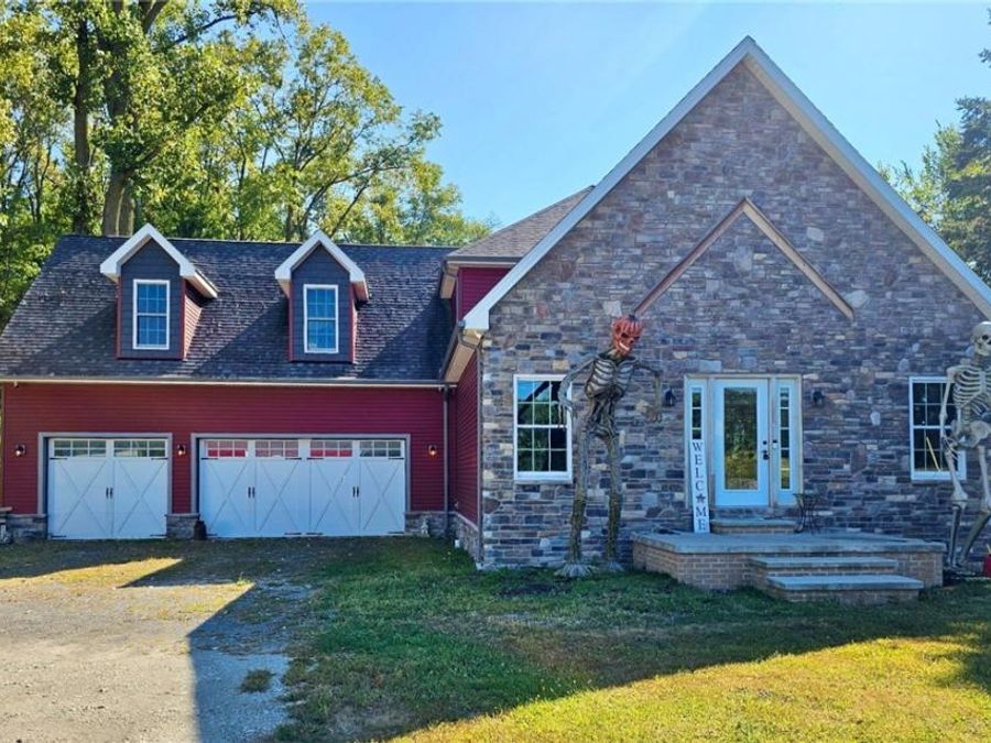 11135 Baumhart Road, Amherst, OH 44001 Photo 1