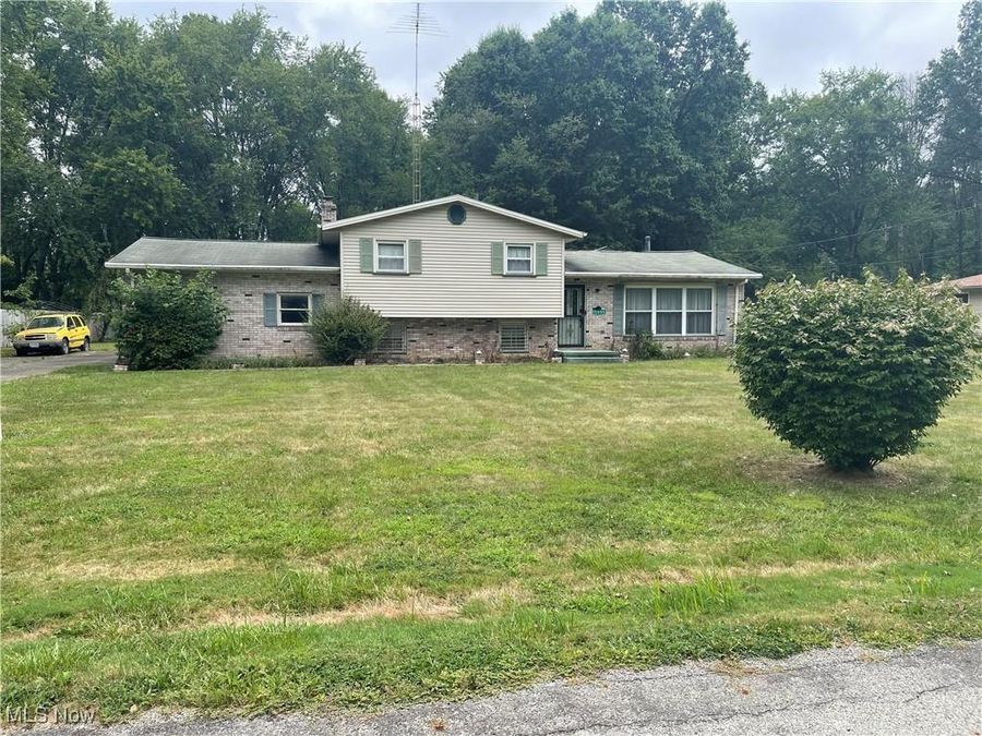 15995 Elbrook Street NE, Alliance, OH 44601 Photo 1