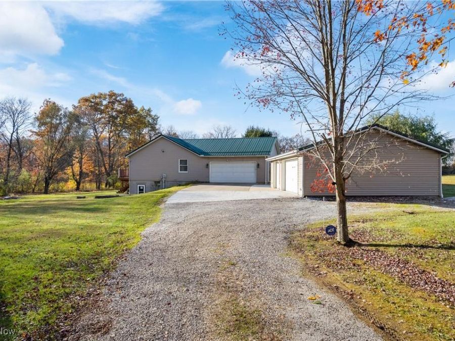 2673 Hedge Rose Avenue SE, East Canton, OH 44730 Photo 1