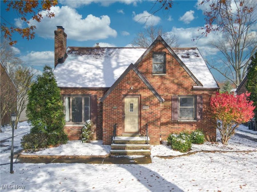 9516 Elsmere Drive, Parma, OH 44130 Photo 1