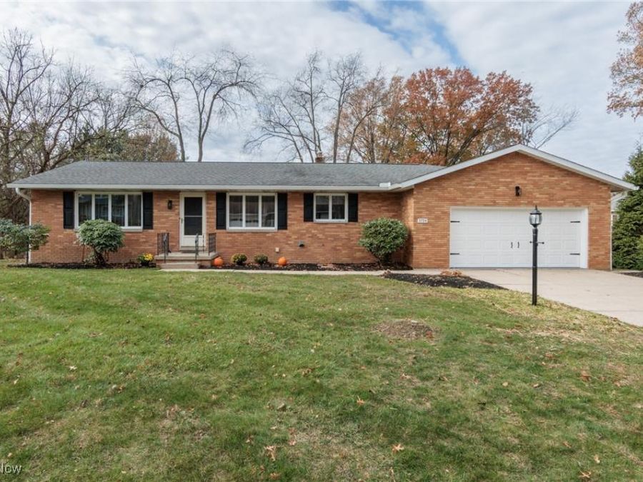 3794 Greentree Road, Stow, OH 44224 Photo 1