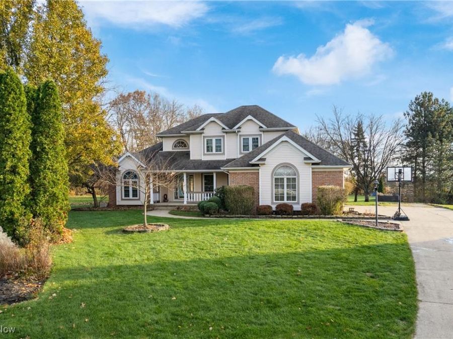 9264 Shipton Circle NW, Uniontown, OH 44720 Photo 1