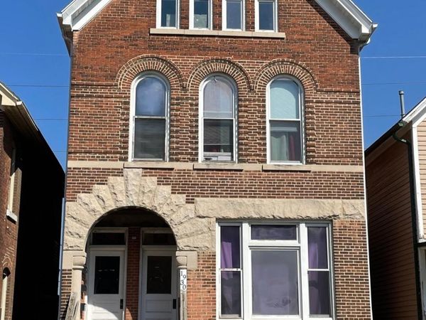 1930 Jackson Street, Dubuque, IA 52001