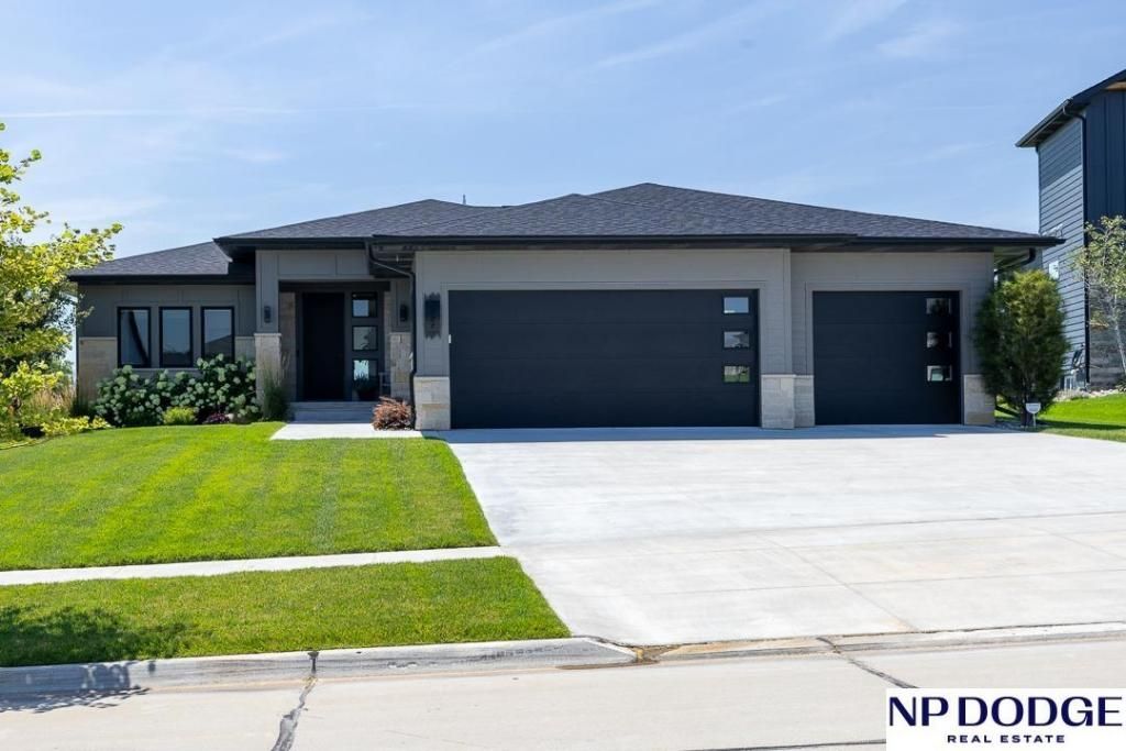 8821 White Horse Way , Lincoln, NE 68520