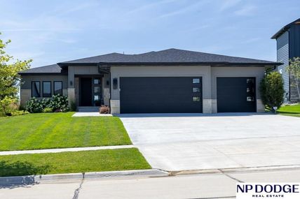 8821 White Horse Way , Lincoln, NE 68520