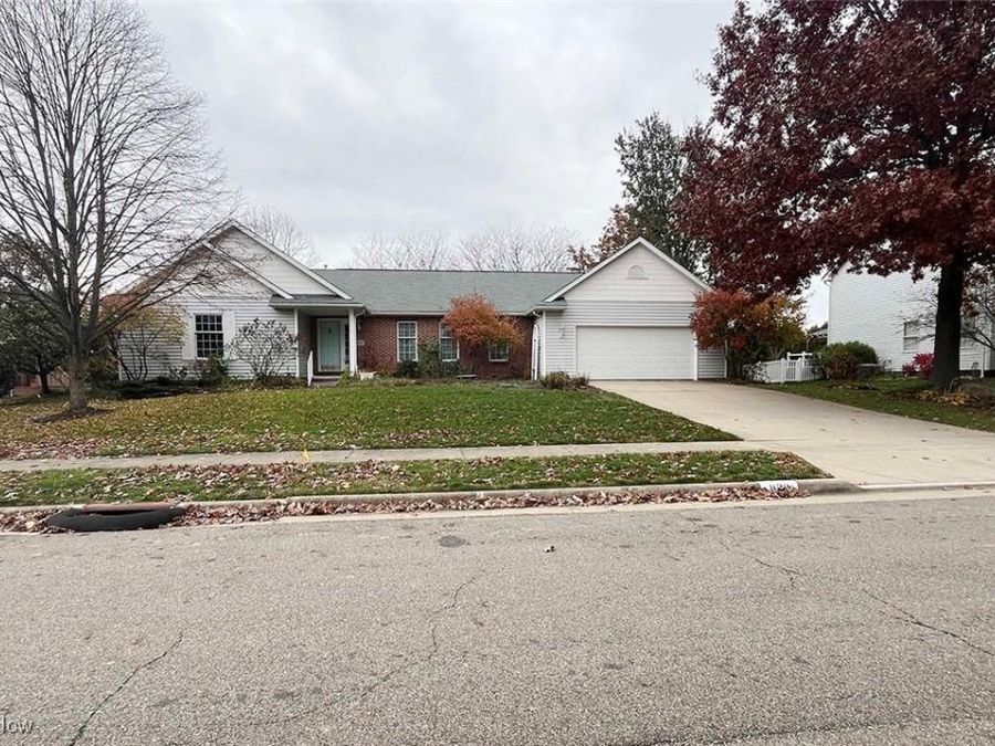 822 Sand Lot Circle, Louisville, OH 44641 Photo 1