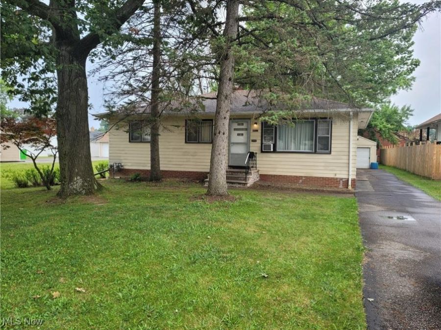 4820 Green Road, Warrensville Heights, OH 44128 Photo 1