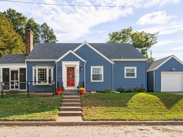 537 W HAYES Street, Davenport, IA 52803