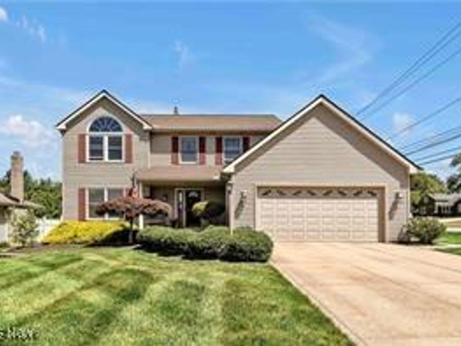 1030 Guadalupe Drive, Parma, OH 44134 Photo 1