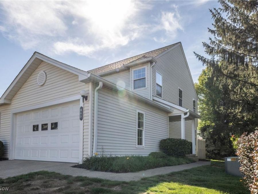 865 Overlook Ridge Drive, Cleveland, OH 44109 Photo 1