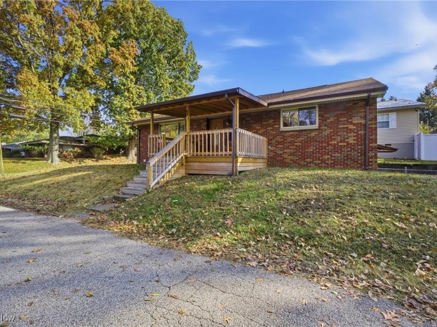 2706 12th Avenue, Vienna, WV 26105 Photo 1