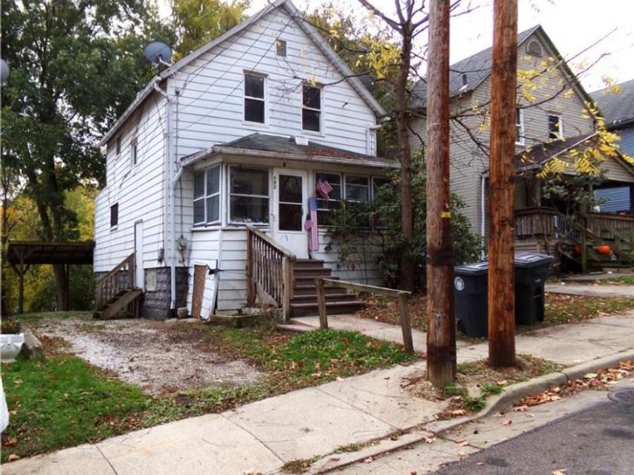 592 Sharon Street, Akron, OH 44314 Photo 1