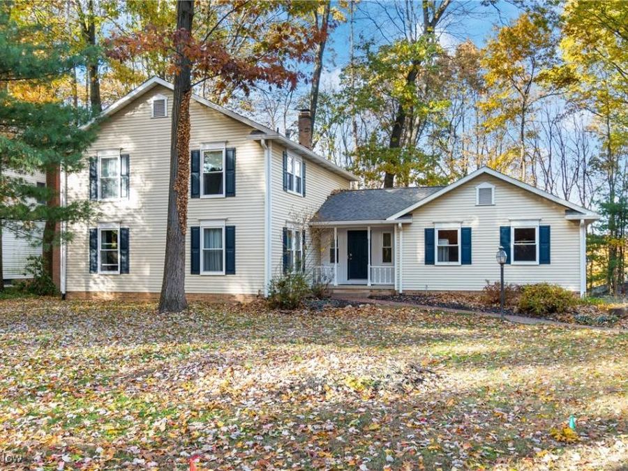 6593 Amblewood Street NW, Canton, OH 44718 Photo 1