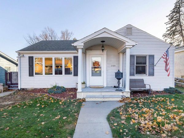 1920 W 3rd Street, Dubuque, IA 52001