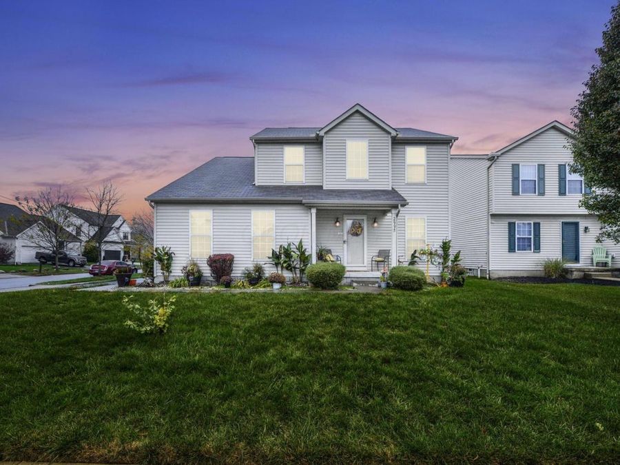 2995 Blakehope Drive , Columbus, OH 43219 Photo 1