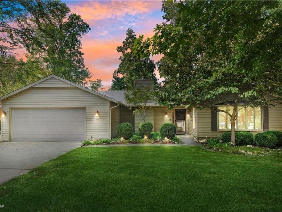 8746 Barton Drive, Strongsville, OH 44149 Photo 1