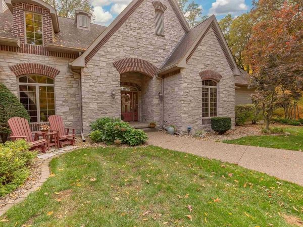 2915 44TH Street, Moline, IL 61265